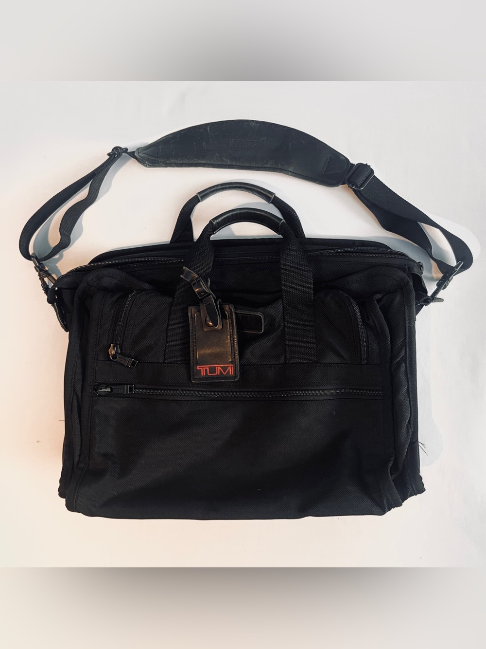 TUMI Travel Black Nylon Laptop Messenger Bag Briefcase with Shoulder Strap